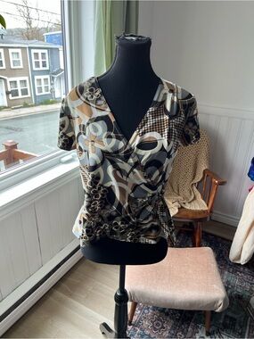 Women’s Vintage Y2K Short Sleeve Wrap Top in Multi-Color Geometric Print